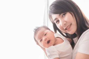 Phụ nữ cho con bú có được nâng mũi không?
